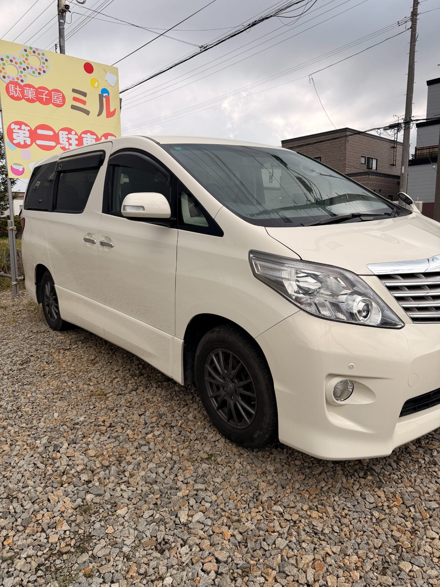 トヨタ アルファード　４WD 写真2